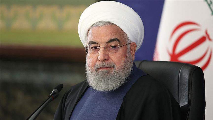 حسن روحانی در راهپیمایی ۲۲ بهمن به چه کسی کنایه زد؟ حسن روحانی در راهپیمایی ۲۲ بهمن به چه کسی کنایه زد؟