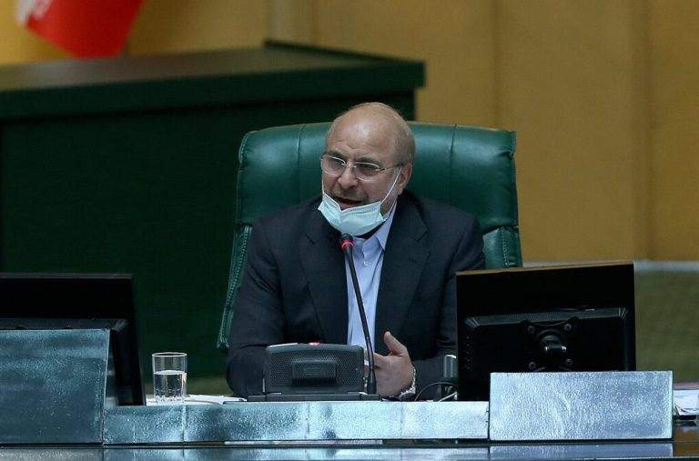متلک زشت قالیباف به روحانی از تریبون مجلس! متلک زشت قالیباف به روحانی از تریبون مجلس!