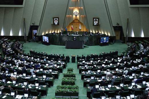 متولدان سال ۱۴۰۰ سهامدار بورس میشوند متولدان سال ۱۴۰۰ سهامدار بورس میشوند