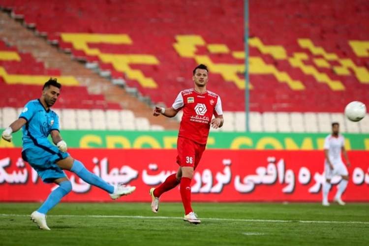 آرمان رمضانی از پرسپولیس جدا می‌شود؟