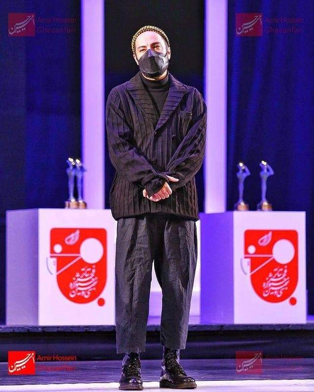 لباس عجیب نوید محمدزاده در اختتاميه جشنواره فجر +عکس لباس عجیب نوید محمدزاده در اختتاميه جشنواره فجر +عکس