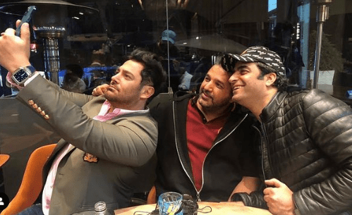 سلفی جدید محمدرضا گلزار با منوچهر هادی سلفی جدید محمدرضا گلزار با منوچهر هادی