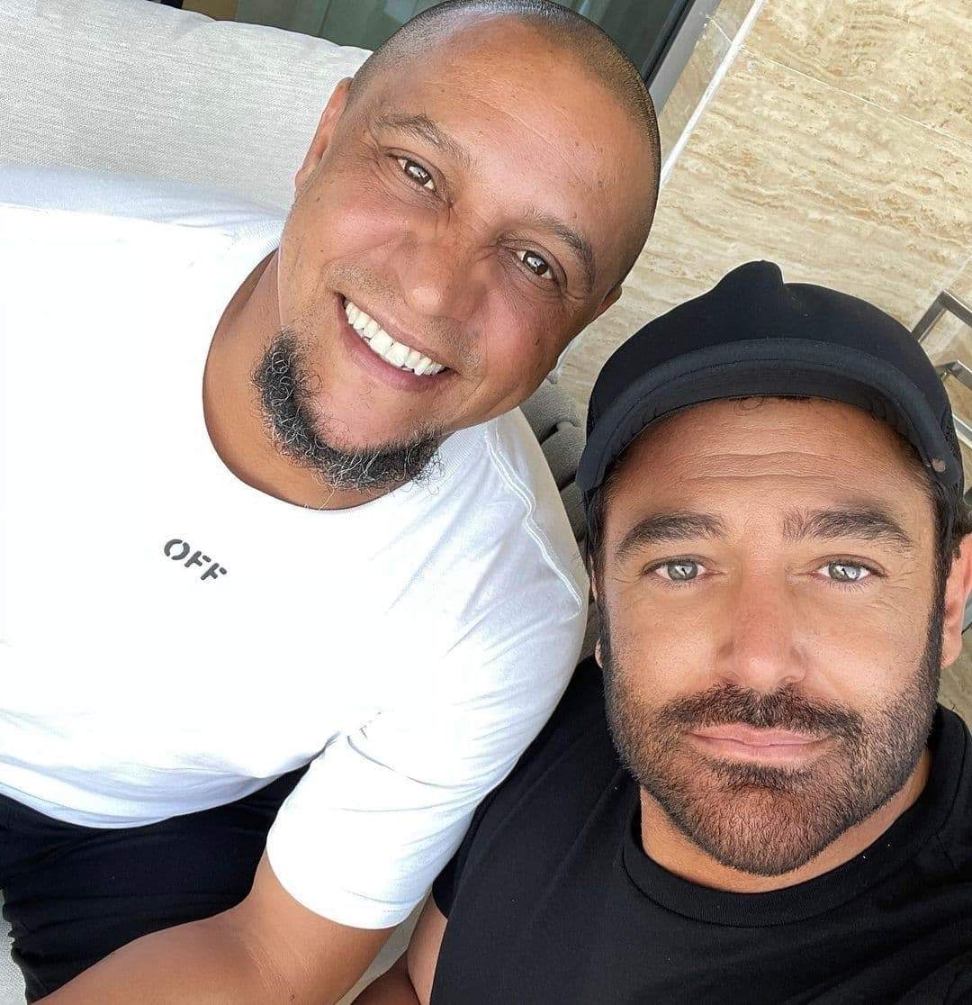 سلفی محمدرضا گلزار با روبرتو کارلوس +عکس