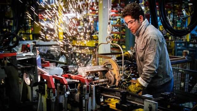 اعتراض کارگران به افزایش حقوق ۱۰ درصدی