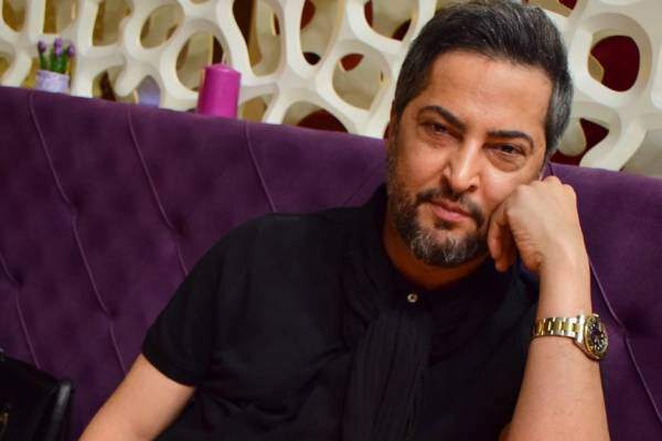 ببینید: بوسه مادر مهرداد میناوند بر مزار فرزندش ببینید: بوسه مادر مهرداد میناوند بر مزار فرزندش