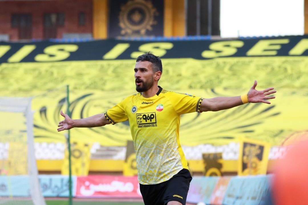 انتقال بزرگ در راه است؛ سپاهان مهاجم مورد نظر پرسپولیس را آنفالو کرد! انتقال بزرگ در راه است؛ سپاهان مهاجم مورد نظر پرسپولیس را آنفالو کرد!