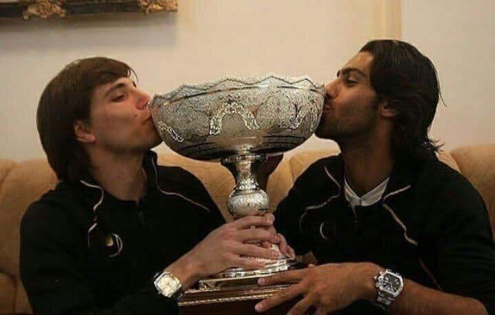 ببینید: جام در دستان فرهاد مجیدی! ببینید: جام در دستان فرهاد مجیدی!