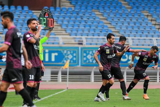 پرسپولیس با ترکیبی کهکشانی مقابل نساجی پرسپولیس با ترکیبی کهکشانی مقابل نساجی