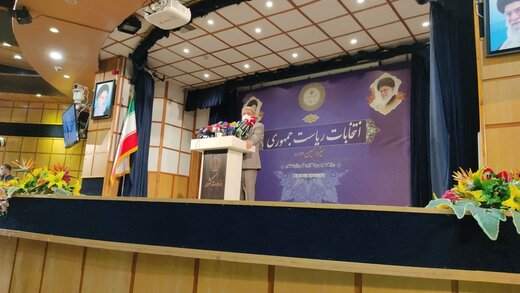 کنایه وزیر کشور به حضور پرحاشیه احمدینژاد در ستاد انتخابات کنایه وزیر کشور به حضور پرحاشیه احمدینژاد در ستاد انتخابات