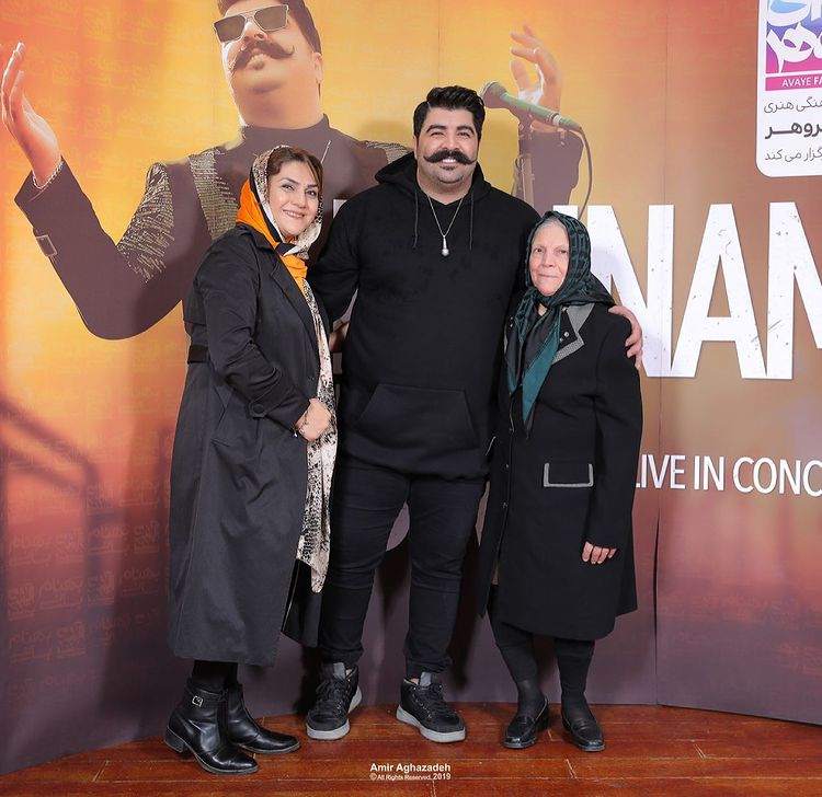 ببینید: بهنام بانی در کنار مادر و مادربزرگش