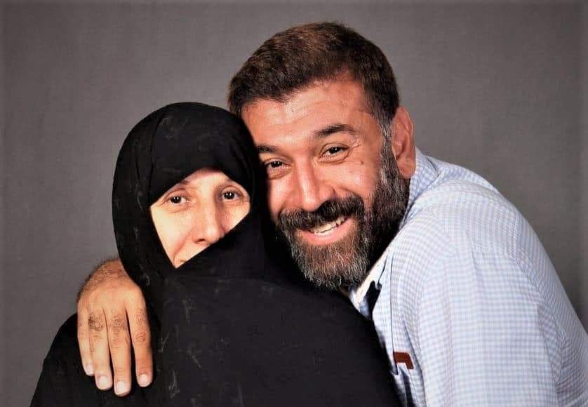 ویدئو| حرف‌های تلخ مادر علی انصاریان در مراسم سالگرد فوت پسرش