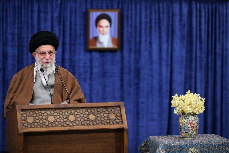 رهبر انقلاب: حرفهای اخیر برخی مسئولان تاسفآور بود رهبر انقلاب: حرفهای اخیر برخی مسئولان تاسفآور بود