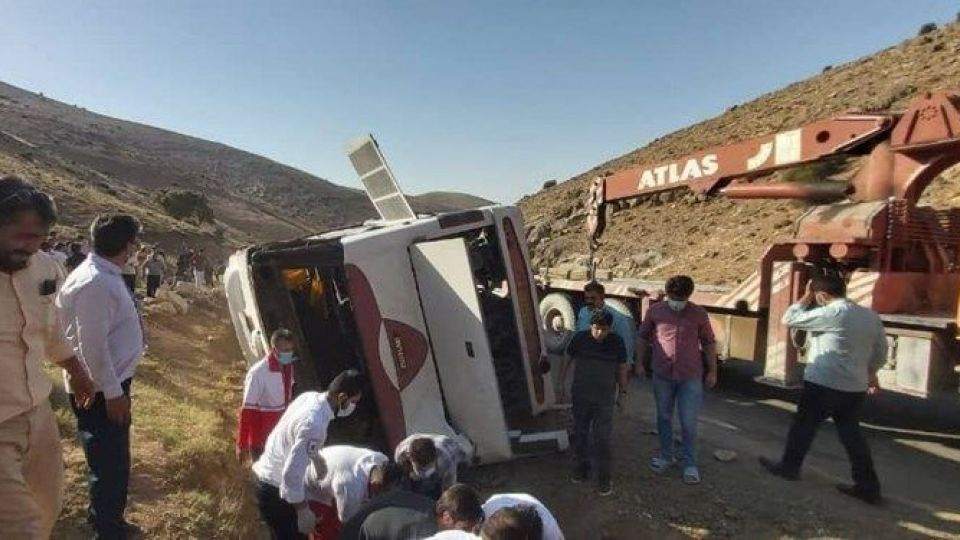 همه دلایل واژگونی اتوبوس خبرنگاران و سربازمعلمها: لنت ترمز در ایران با مقوا و کارتن تولید میشود همه دلایل واژگونی اتوبوس خبرنگاران و سربازمعلمها: لنت ترمز در ایران با مقوا و کارتن تولید میشود