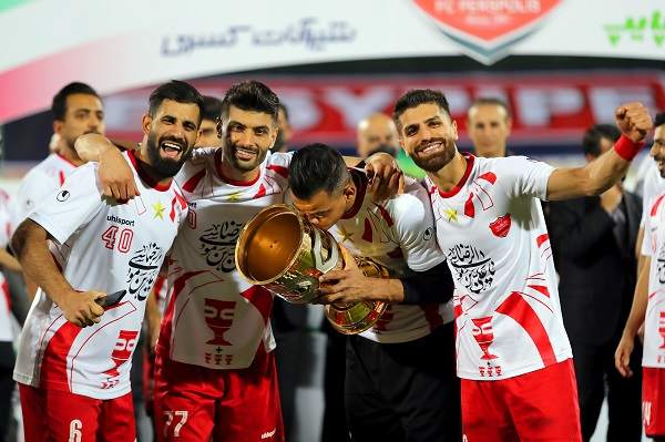جواد نکونام در کمین دومین مدافع پرسپولیس جواد نکونام در کمین دومین مدافع پرسپولیس