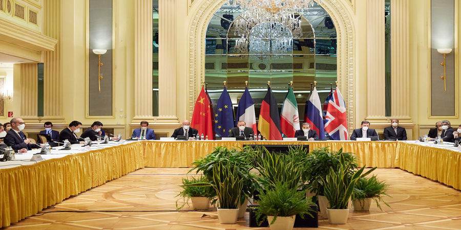 تمام افتخارات برای دولت سیزدهم اما تحریمها را رفع کنید! تمام افتخارات برای دولت سیزدهم اما تحریمها را رفع کنید!