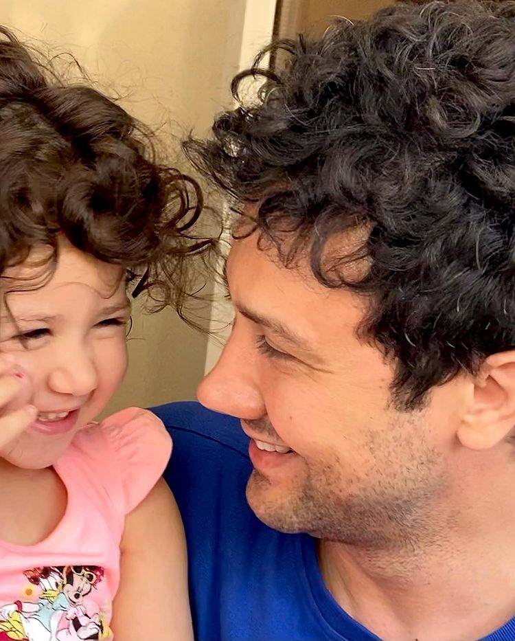 ویدئو| پدرانههای شاهرخ استخری و دخترش ویدئو| پدرانههای شاهرخ استخری و دخترش