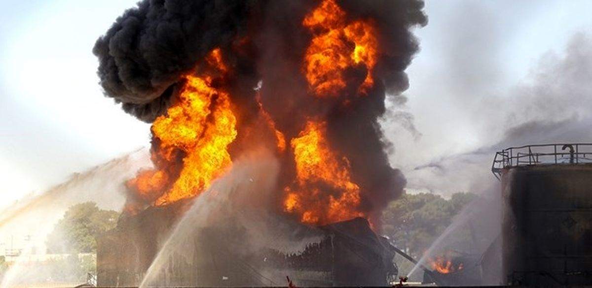 عکس| آتش‌سوزی شدید در پتروشیمی امیرکبیر