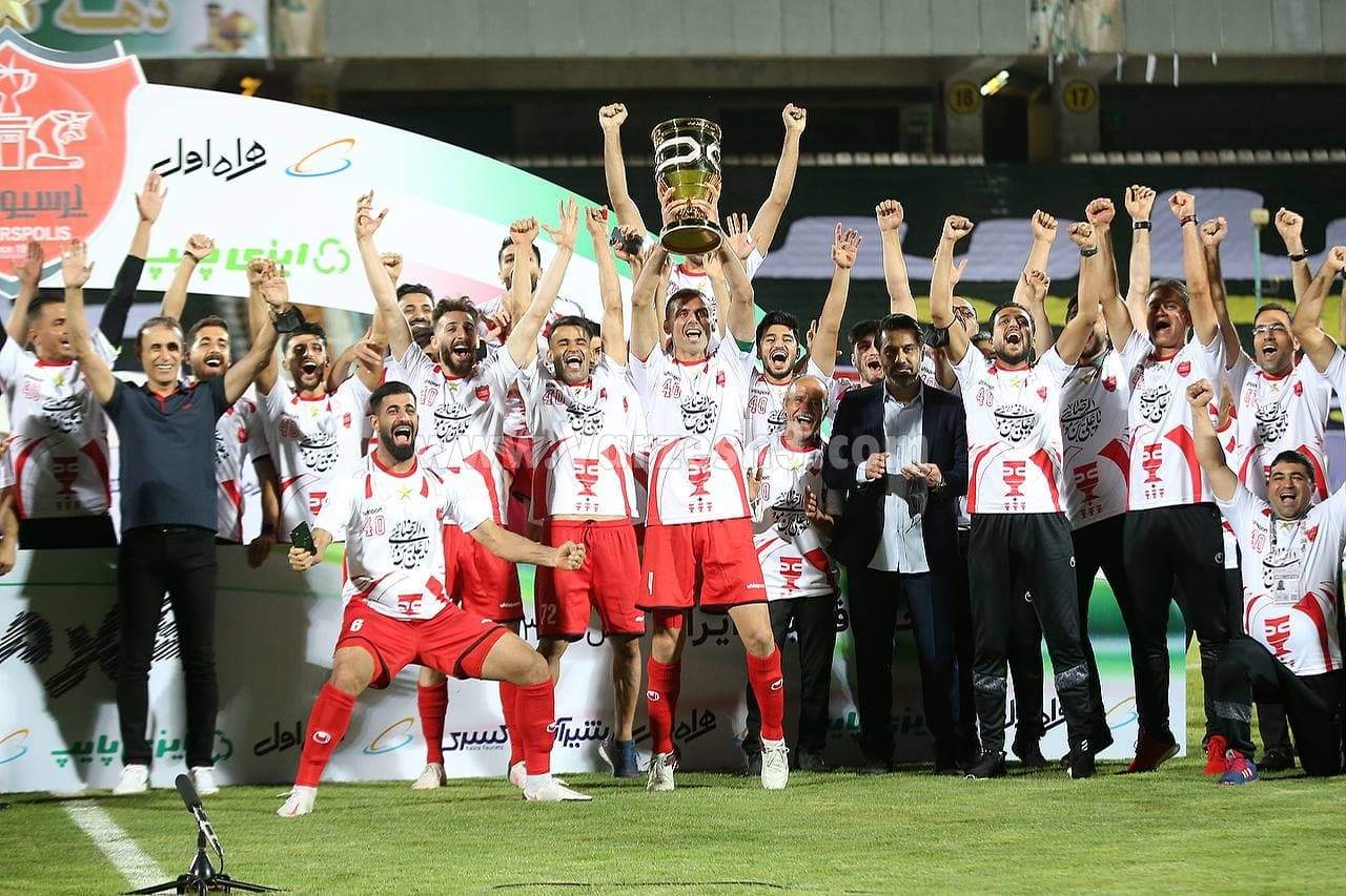 ویدئو| پنجمین جام قهرمانی پرسپولیس در دستان کاپیتان سید جلال حسینی ویدئو| پنجمین جام قهرمانی پرسپولیس در دستان کاپیتان سید جلال حسینی