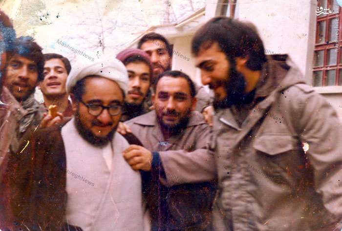 انتشار برای اولین بار: آیتالله خلخالی در حال تحویل جنازه سوخته کماندوهای آمریکایی/ ۱۸+ انتشار برای اولین بار: آیتالله خلخالی در حال تحویل جنازه سوخته کماندوهای آمریکایی/ ۱۸+