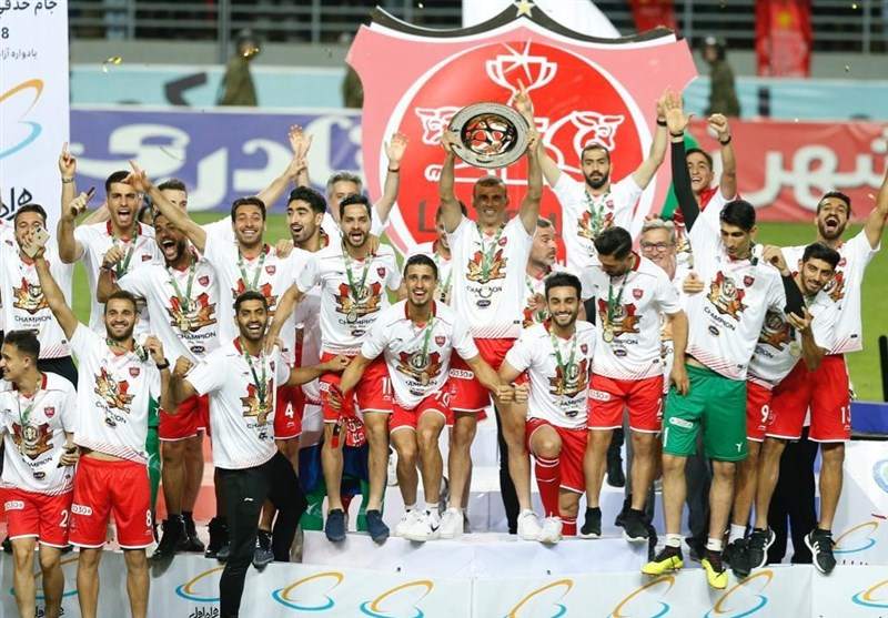 طعنه هواداران پرسپولیس به آبی‌‎ها: سیدجلال بیشتر از استقلال قهرمانی دارد!