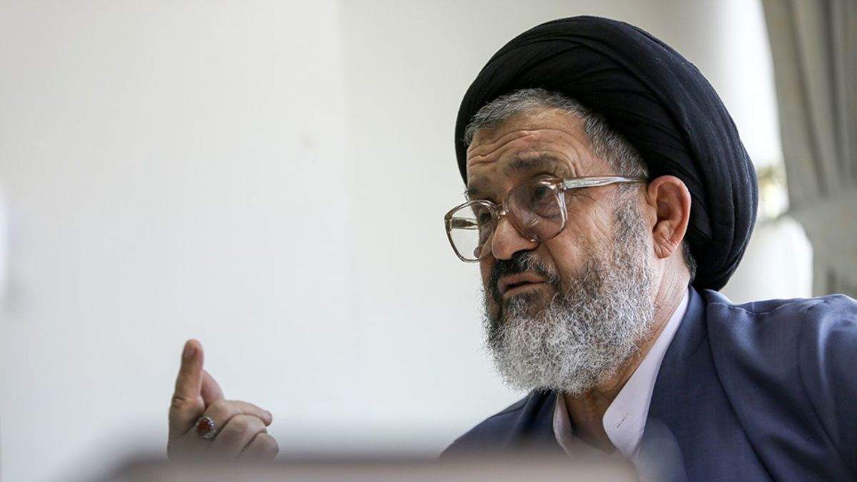 روحانی از لیست مسئولان نظام خط می‌خورد؟