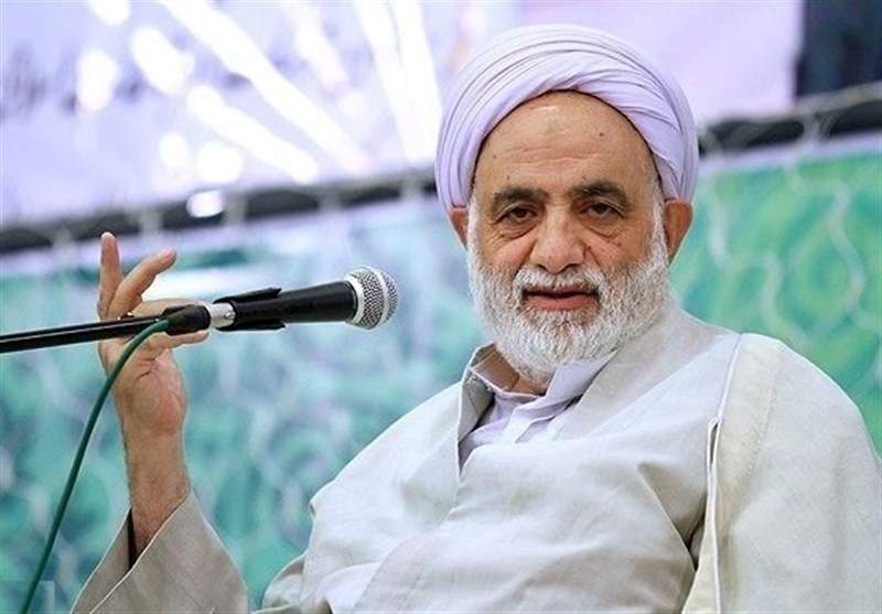 انتقاد تند به قرائتی: برای نماز خوان کردن مردم از بیت‌المال بودجه می‌خواهید؟