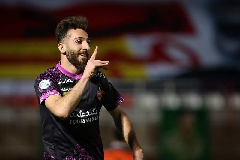 ‌مهاجم پرسپولیس هم جوش آورد: تاریخ از ما به عنوان بی‌عرضه‌ترین نسل یاد می‌کند!