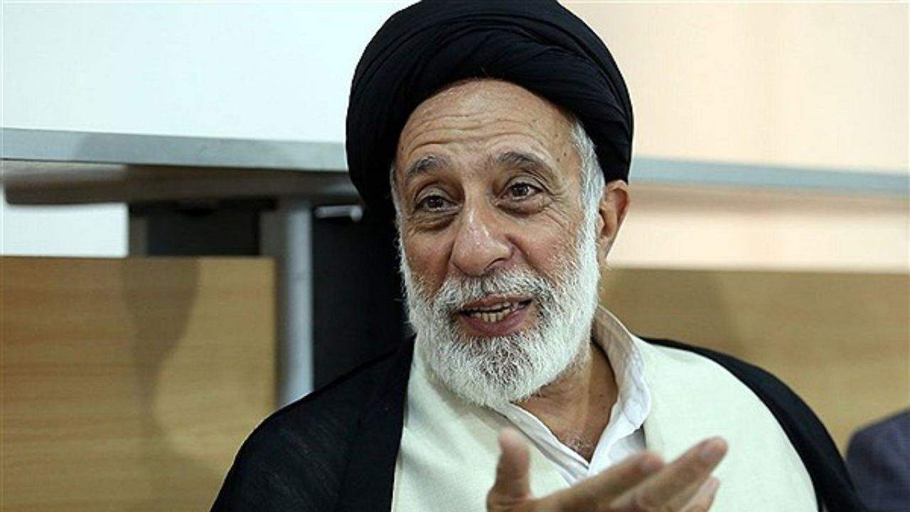 هادی خامنهای: موی یک دختر مهمتر است یا تا کمر دولا شدن او در سطل زباله؟ هادی خامنهای: موی یک دختر مهمتر است یا تا کمر دولا شدن او در سطل زباله؟