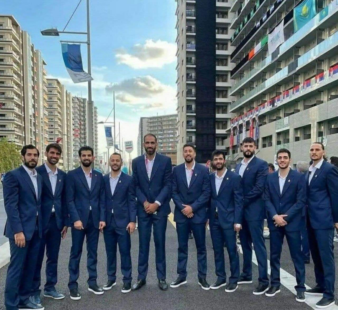 کفش اندازه پای حامد حدادی پیدا نشد! کفش اندازه پای حامد حدادی پیدا نشد!