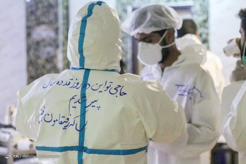 تصویری تلخ از نوشته پشت لباس یک پرستار کرونایی!
