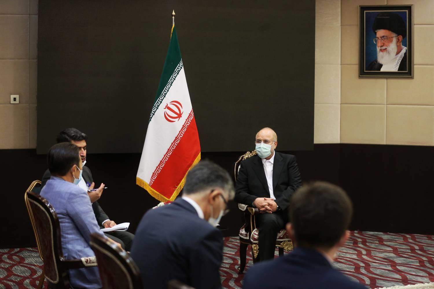 درگیری پایداریها و قالیبافیها بالا گرفت/ واژه گنگ «حکمرانی نو» درگیری پایداریها و قالیبافیها بالا گرفت/ واژه گنگ «حکمرانی نو»
