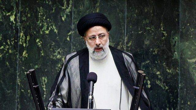 تفکر دولت رئیسی نزدیک به احمدی‌نژاد است/ رویکرد آمریکایی‌ها هم افزایش مستمری بازنشسته‌ها است