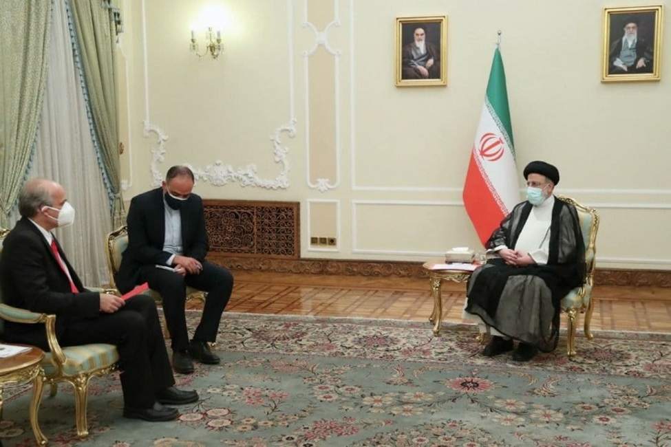 کشور‌های مستقل می‌توانند بر تحریم ظالمانه آمریکا غلبه کنند