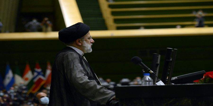 آقای رئیسی قیمت آپارتمان به متری ۲۰۰ میلیون تومان رسیده! آقای رئیسی قیمت آپارتمان به متری ۲۰۰ میلیون تومان رسیده!