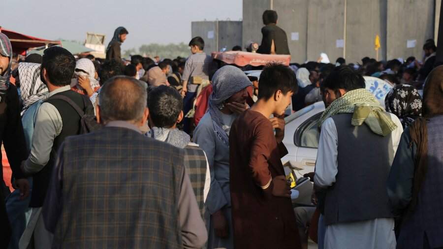 سفارت انگلیس در اشغال طالبان؛ قول داده بودند از عکس ملکه حفاظت کنند! سفارت انگلیس در اشغال طالبان؛ قول داده بودند از عکس ملکه حفاظت کنند!