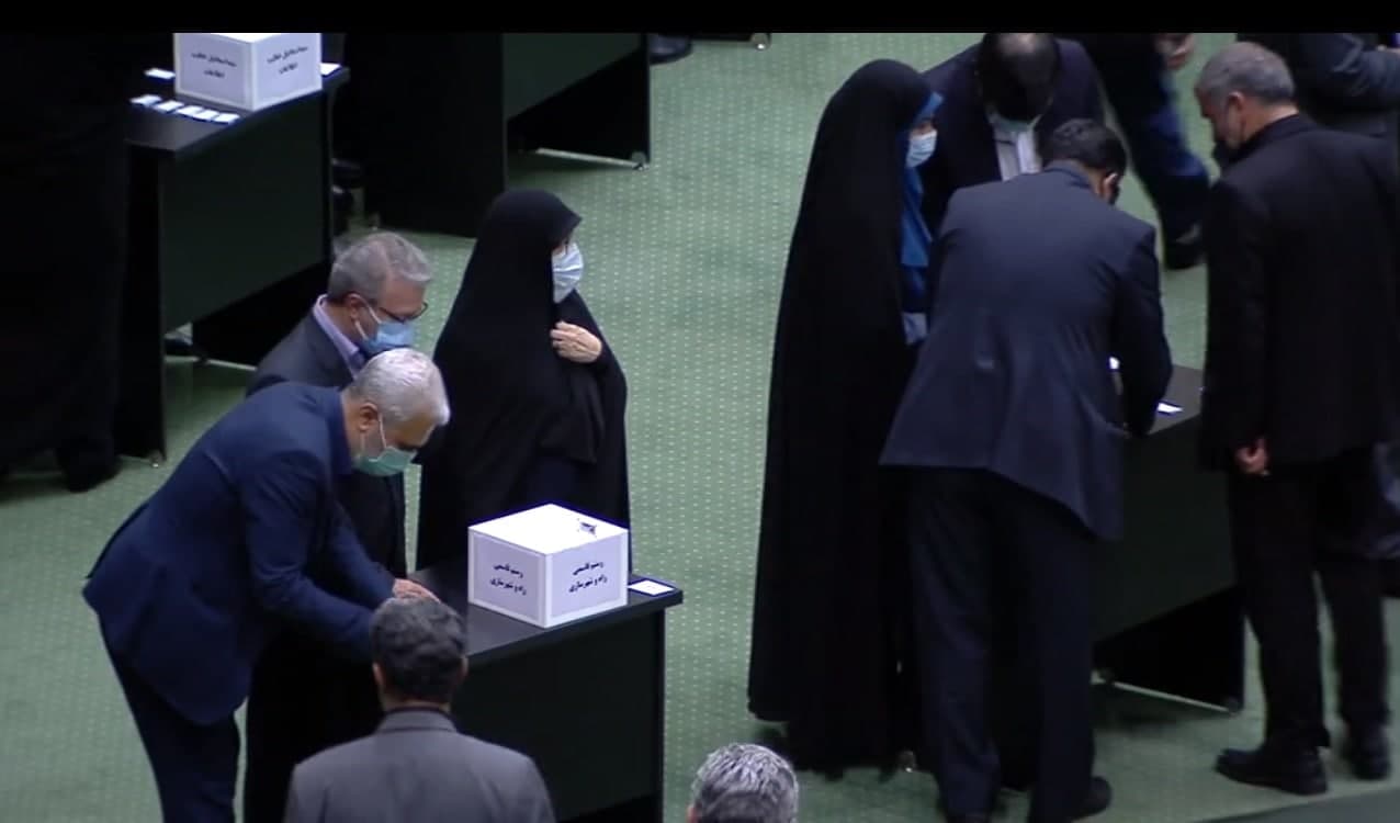 خبر فوری: فقط یک وزیر رئیسی از مجلس عبور نکرد! خبر فوری: فقط یک وزیر رئیسی از مجلس عبور نکرد!