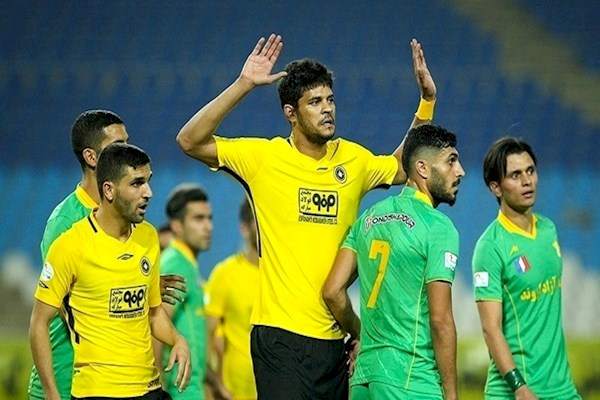 از عجایب نقل و انتقالات: رقابت پرسپوليس و استقلال بر سر بازیکن مازاد!