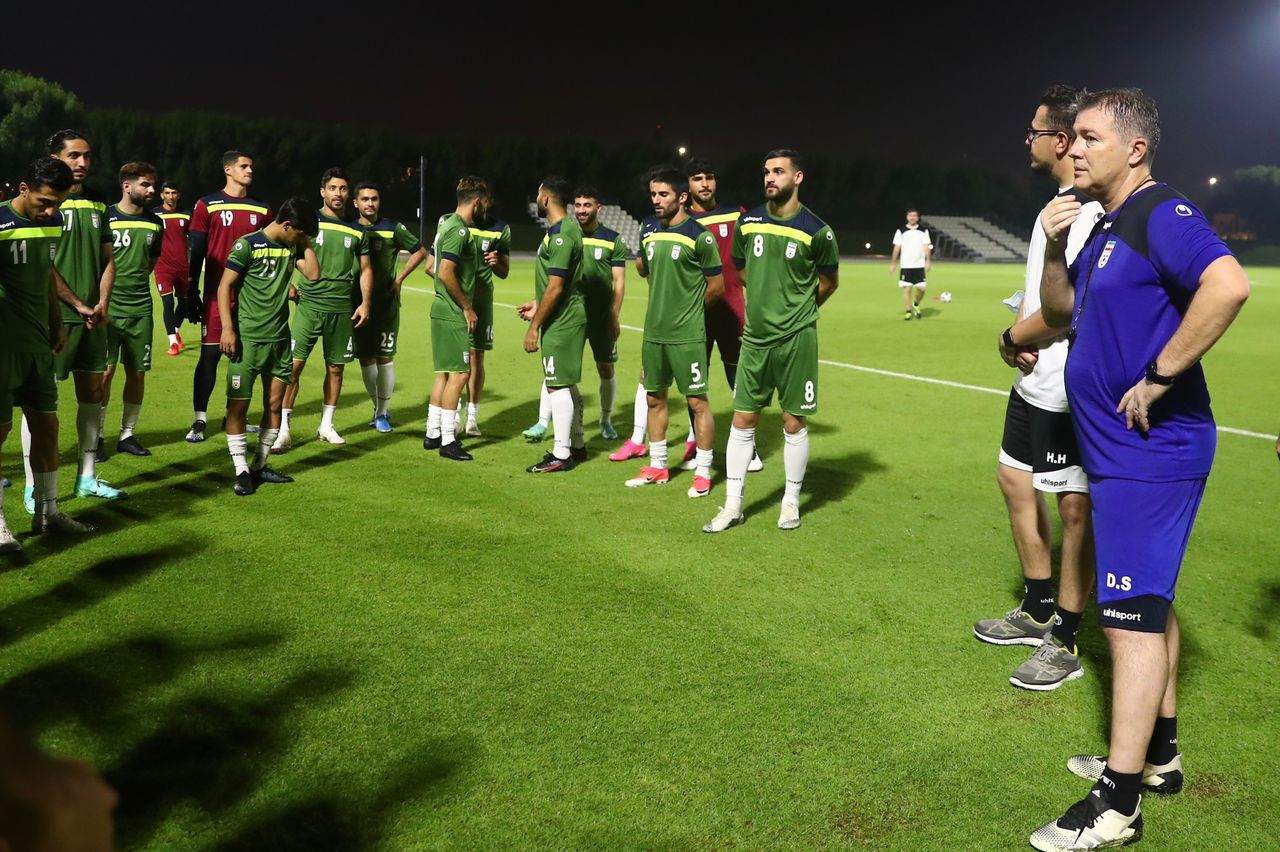 آبیها بيشتر از پرسپوليس ضرر ميكنند؛ 2 استقلالی خط میخورند آبیها بيشتر از پرسپوليس ضرر ميكنند؛ 2 استقلالی خط میخورند