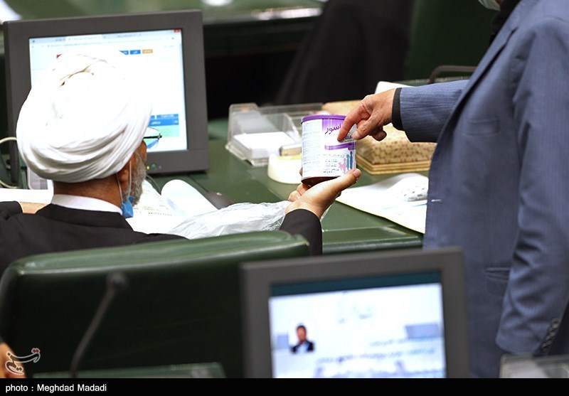 عکس| شیرخشک در صحن علنی مجلس