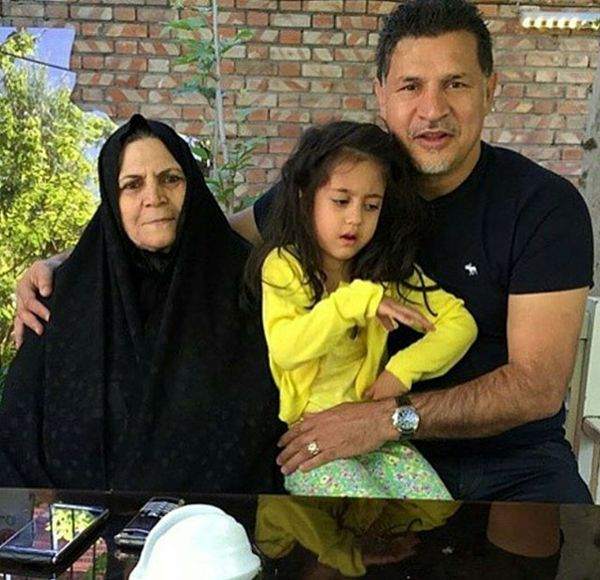 ویدئو| رازهای شنیدهنشده علی دایی از زبان مادرش: تا خود شب در خونهرو از پاشنه درمیارن ویدئو| رازهای شنیدهنشده علی دایی از زبان مادرش: تا خود شب در خونهرو از پاشنه درمیارن