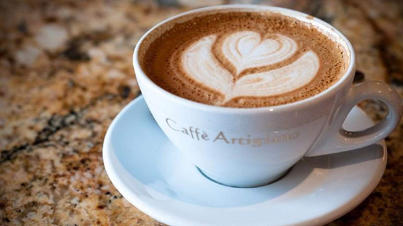چند فنجان قهوه در روز مجاز است؟ چند فنجان قهوه در روز مجاز است؟