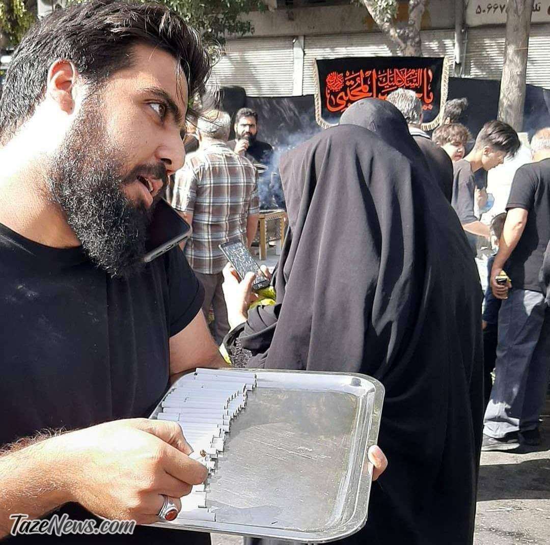 عکس «سیگار نذری» در راهپیمایی اربعین!