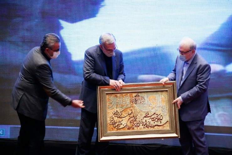 تمجید عجیب وزیر بهداشت: نمکی شهید زنده است!
