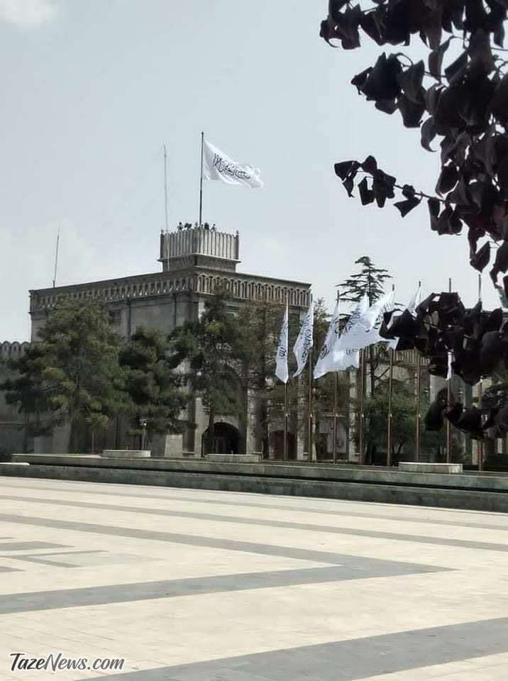 عکس| پرچم طالبان بر فراز ارگ ریاست جمهوری افغانستان عکس| پرچم طالبان بر فراز ارگ ریاست جمهوری افغانستان