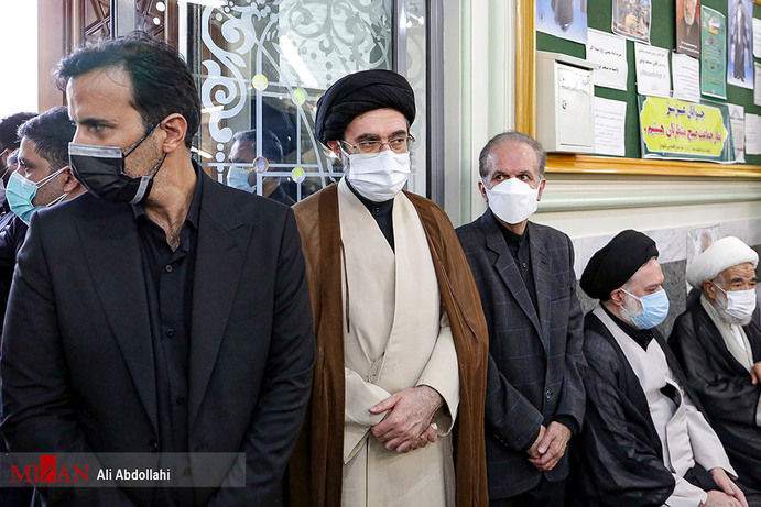 جدیدترین عکس از مجتبی خامنهای در یک مراسم ختم! جدیدترین عکس از مجتبی خامنهای در یک مراسم ختم!