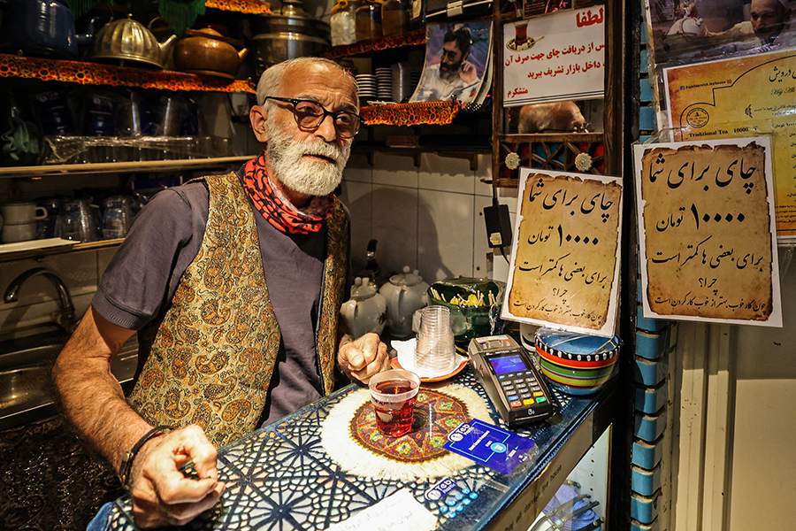 تجربه فرانسویها از یک چایخانه کوچک در تهران +عکس تجربه فرانسویها از یک چایخانه کوچک در تهران +عکس