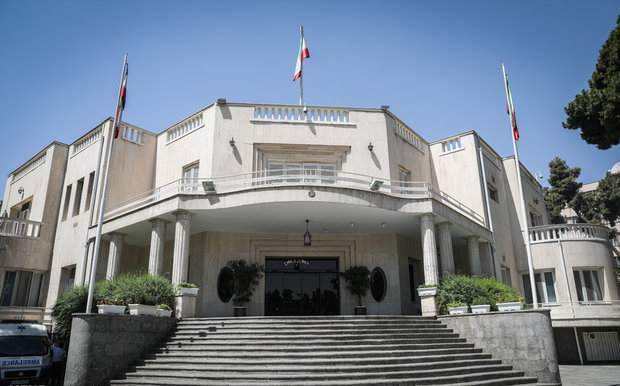 دولت ایران در آستانه ورشکستگی؛ دلار ۲۸۵ هزار تومانی اتفاق می‌افتد؟