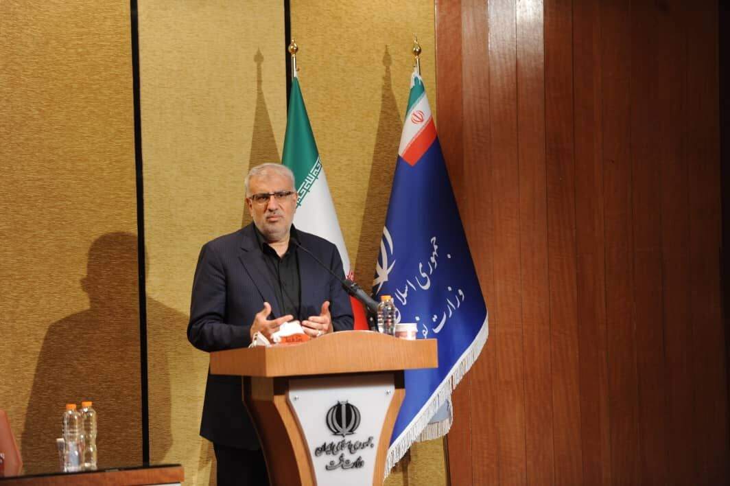 وعده وزیر نفت برای زمان رفع مشکل سامانه کارت سوخت وعده وزیر نفت برای زمان رفع مشکل سامانه کارت سوخت