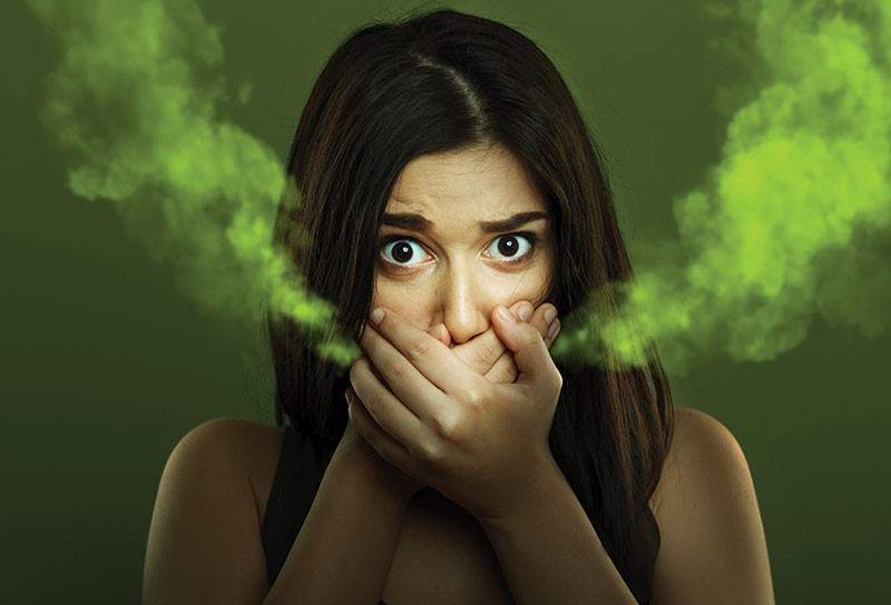 تاثیر عادات بد زندگی در ایجاد بوی بد دهان