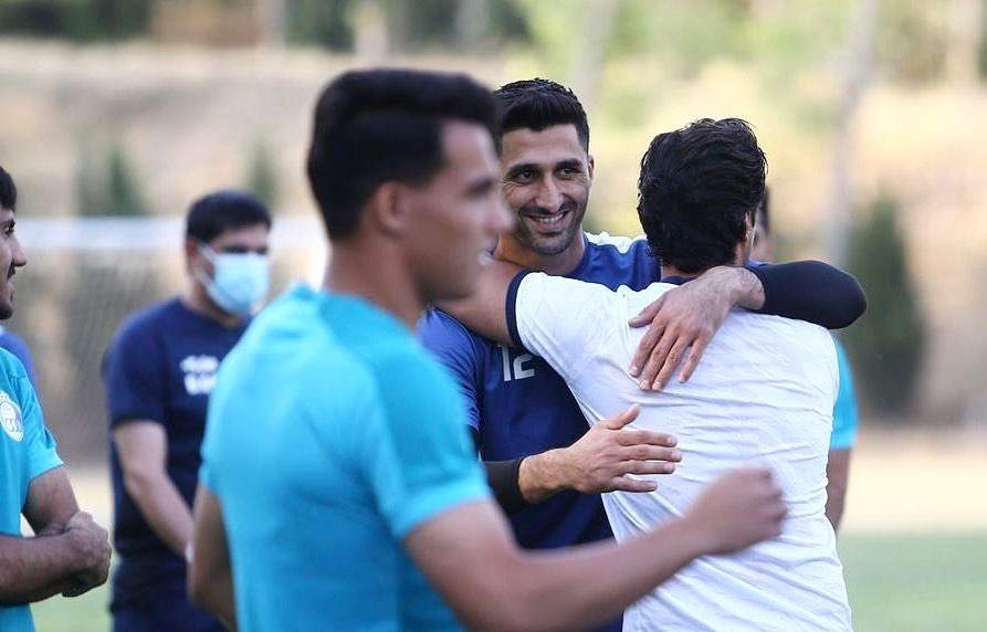 گلر جنجالی جریمه شد و برگشت! گلر جنجالی جریمه شد و برگشت!